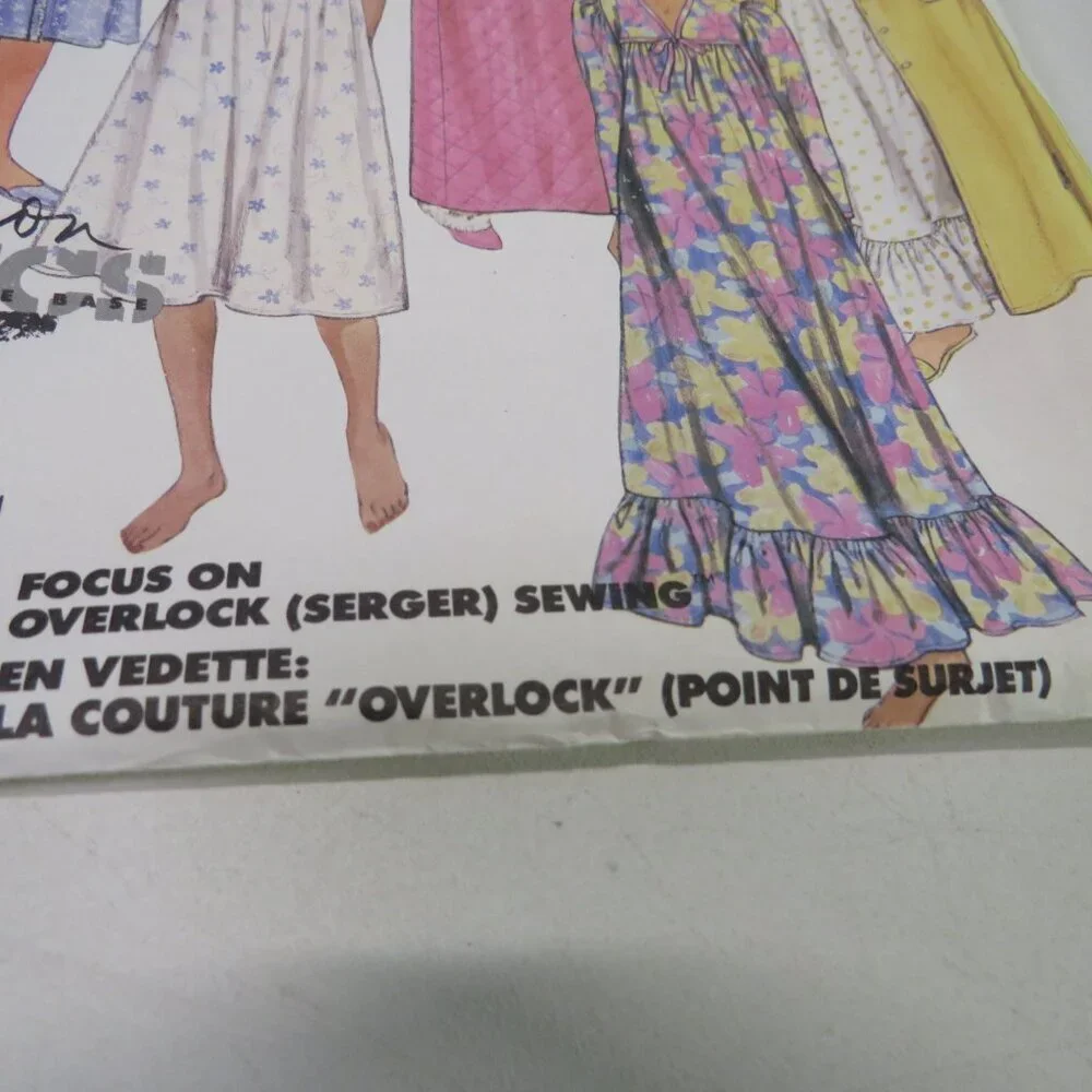 McCall's 2776 sewing pattern  EASY Robe, nightgown Small Petite